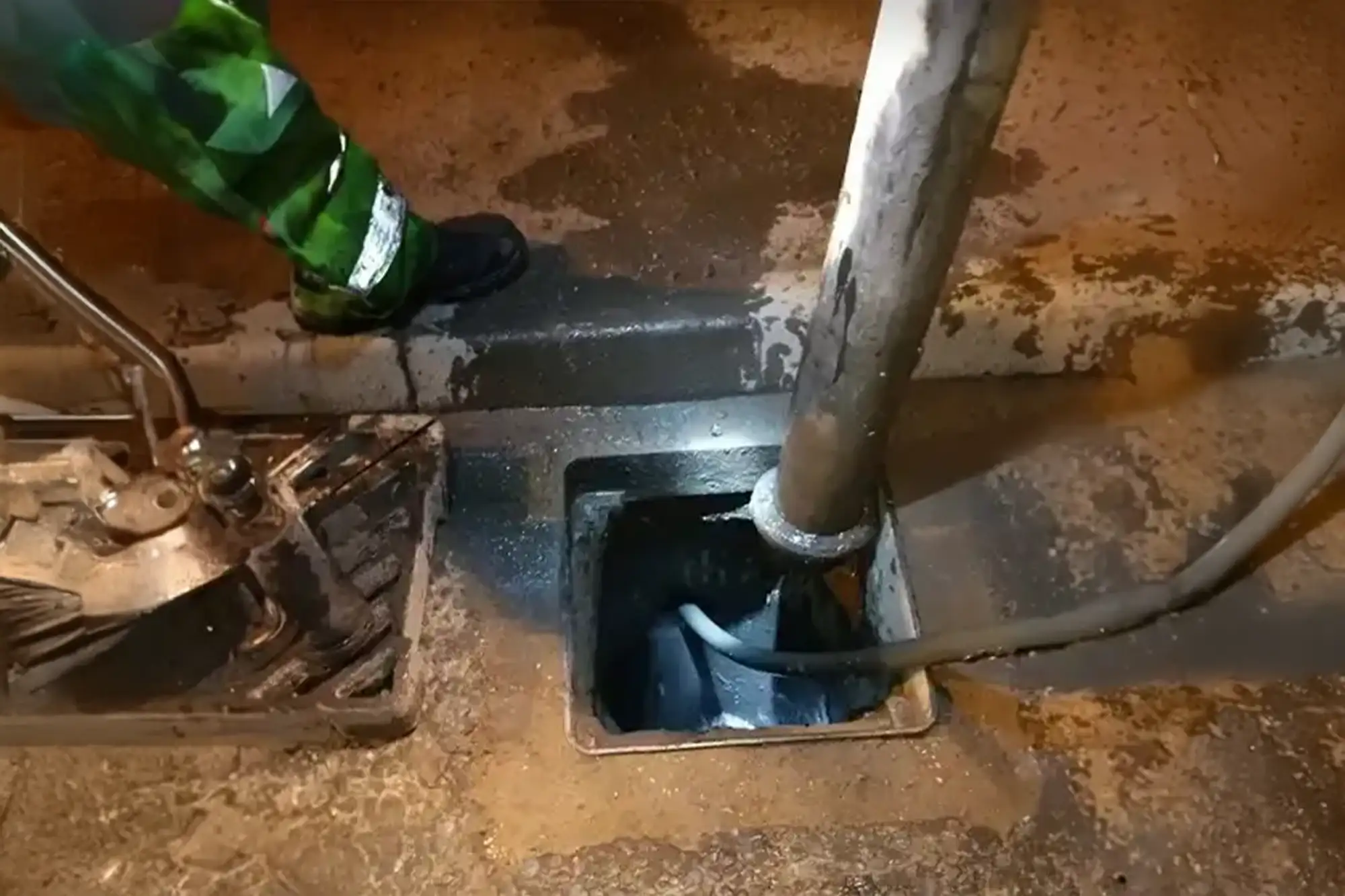 Gully Cleaning Close Up Image